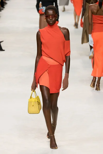 Look 24